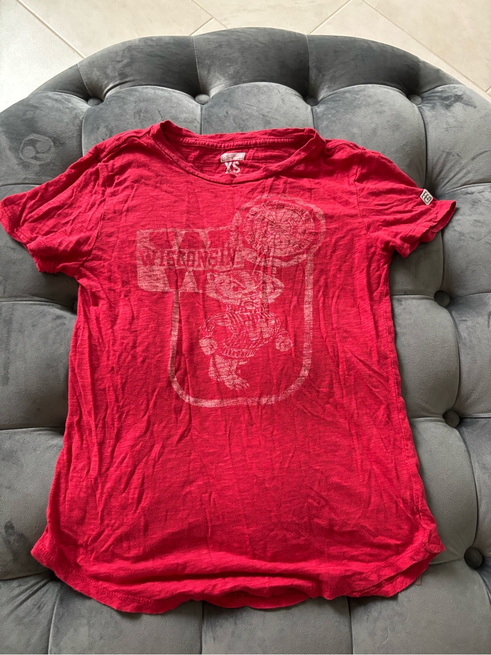 Red University of Wisconsin Badgers Shirt XS Women